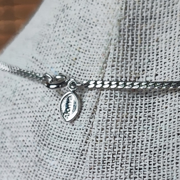 Highly Polished Silver and Gold Tone Dual Calla Lily Signed Avon Necklace EUC - Picture 4 of 10